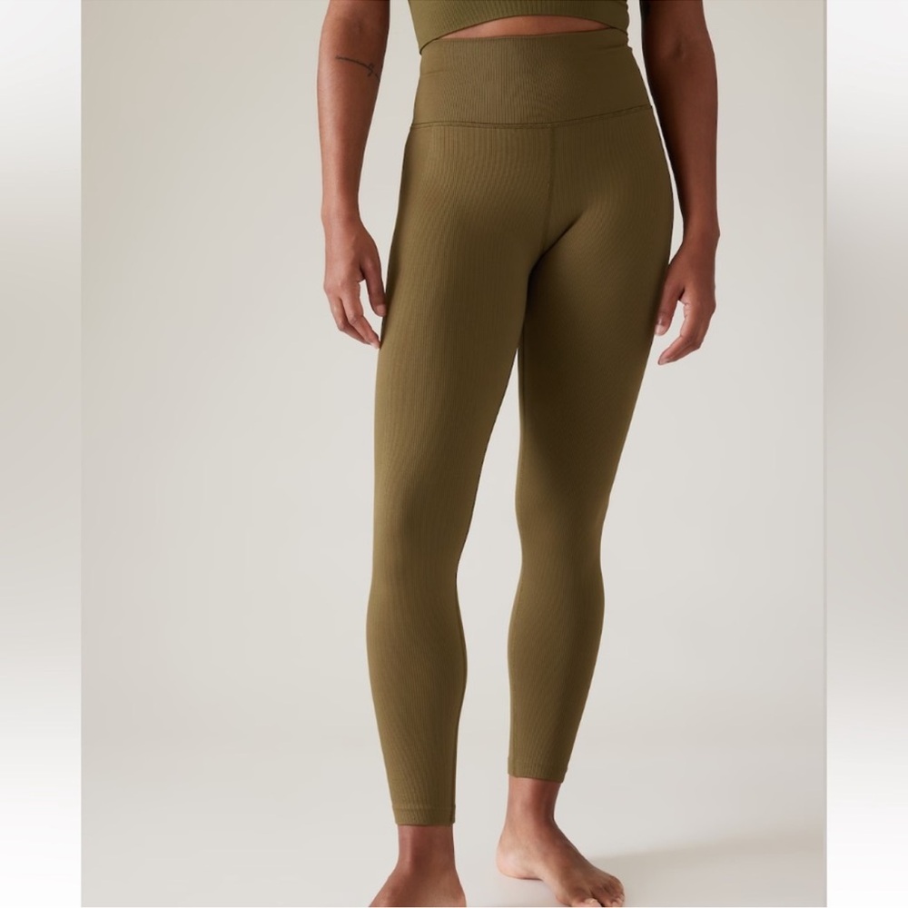 NWOT Athleta Aurora Seamless Tight in Acacia Olive Size Small